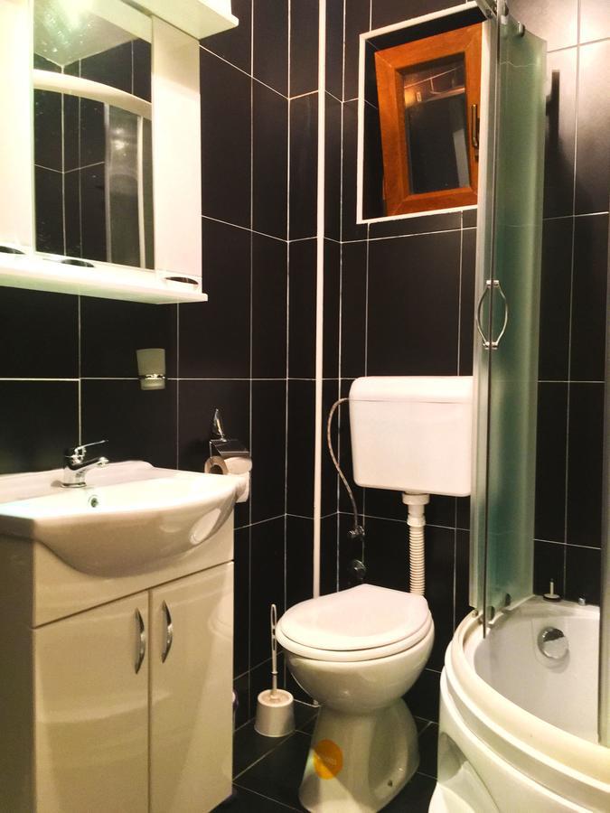 Apartments Lola Тиват Экстерьер фото