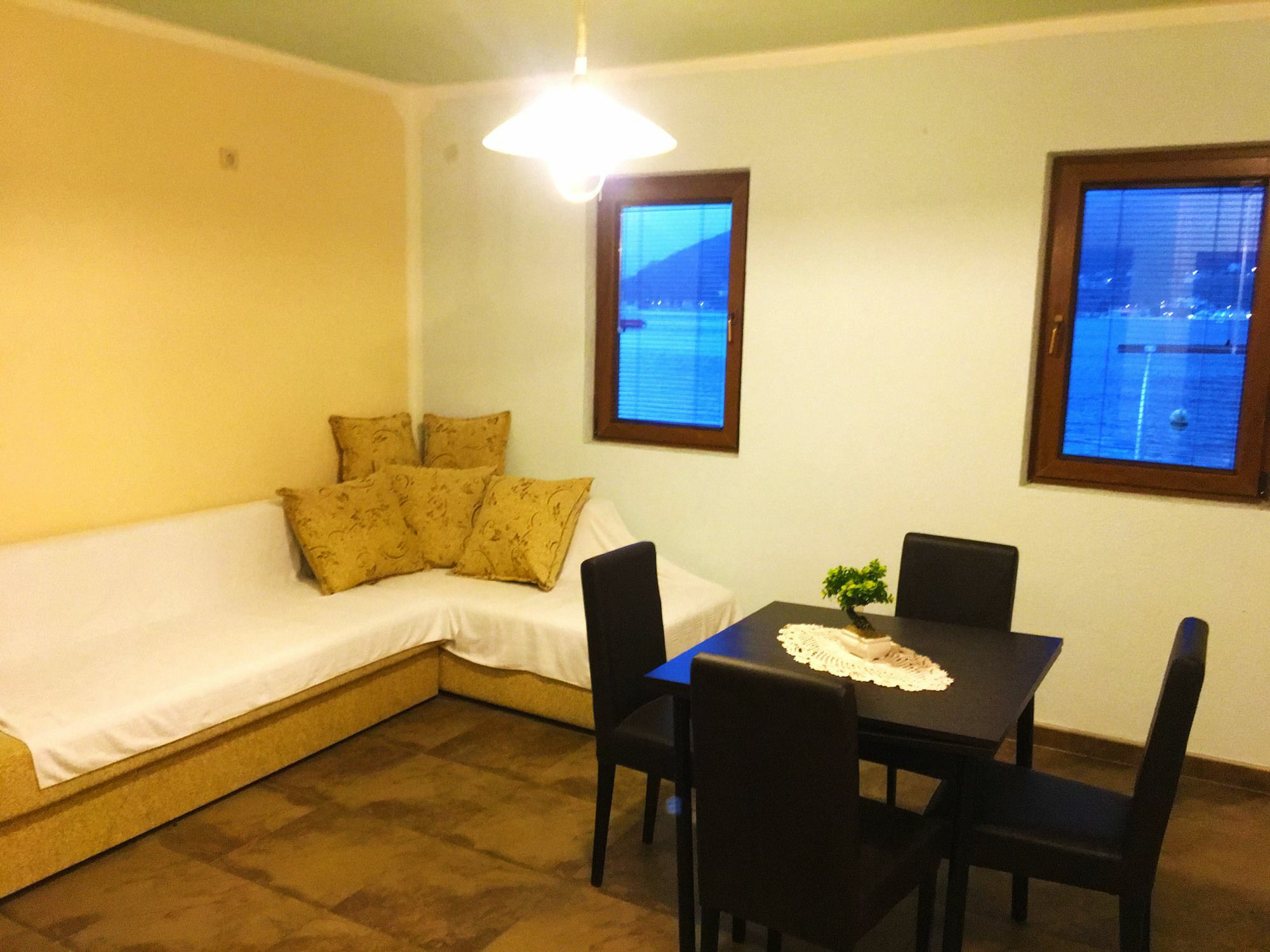 Apartments Lola Тиват Экстерьер фото